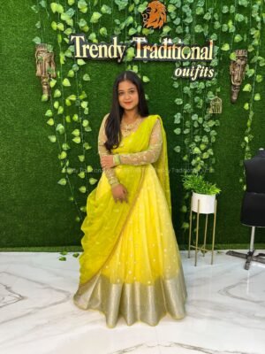 Lemon with mehendi